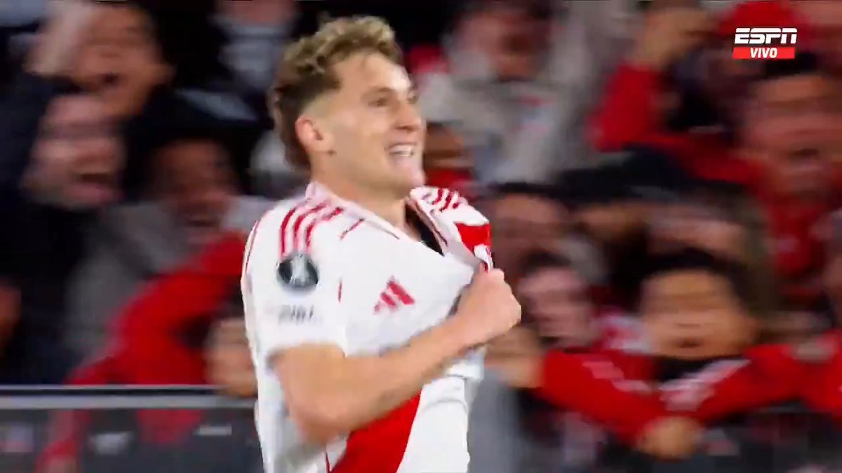 Lo llamó el irresistible Riquelme para volver a Boca (club que lo formó) y los dejó de garpe. Ahora mete el gol para meter a River en Semifinales de la Libertadores y lo primero que hace es mostrar el escudo a la gente. Una maravilla Boca Predio