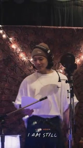 <JUNG KOOK: I AM STILL> Standing Next to You 데모곡 듣고 다음 날 하루만에 녹음 완료! Recorded a whole song in a day! 🎟️ 전 세계 절찬 상영중! 🔗 #정국 #JungKook #JUNGKOOK_IAMSTILL