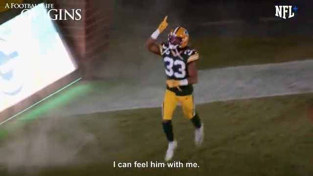 .Aaron Jones 3️⃣3️⃣ wore a pendant with his late father's ashes in his first game back after his passing. What happened next was nothing short of incredible. ❤️ NFL Films