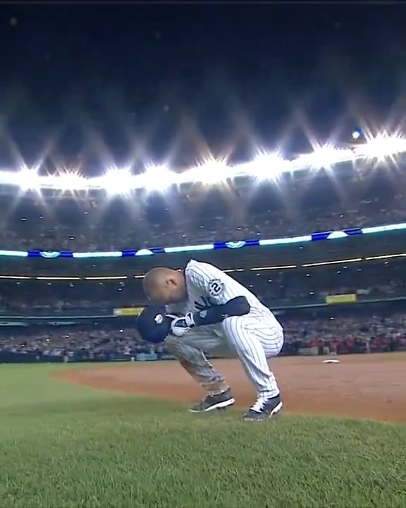 A decade ago today, Derek Jeter ended his final Yankee Stadium home game in true storybook fashion.