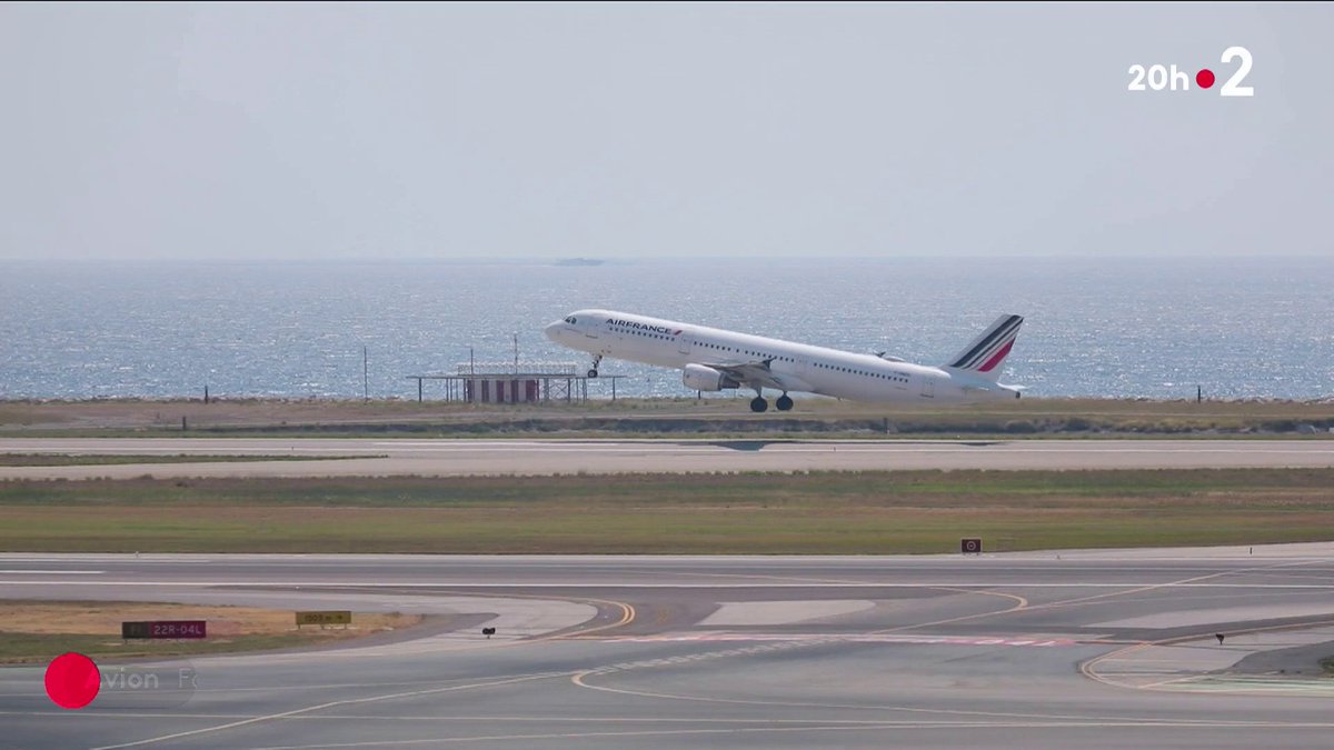 ✈️ Le réseau Action Climat propose d'instaurer une taxe sur les grands voyageurs en avion : plus vous le prenez et plus vous allez loin, plus vous payez. #JT20H Réseau Action Climat