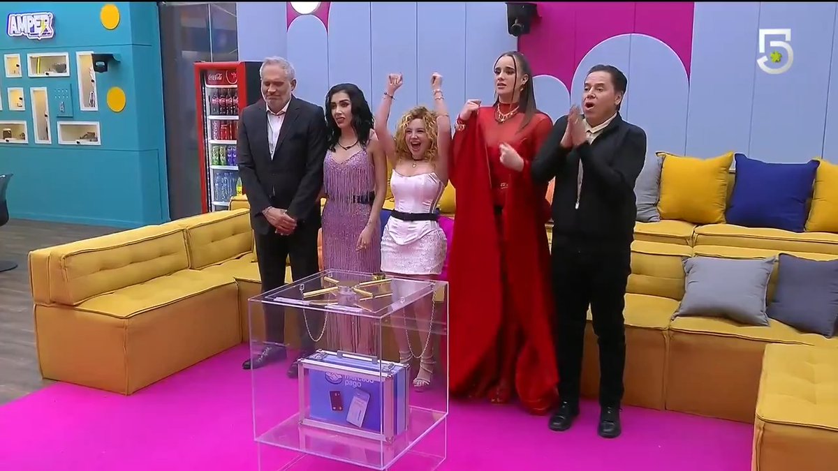 Esta noche nuestra querida #BriggitteBozzo se convierte en la GRAN QUINTA FINALISTA de la Segunda Temporada de #LaCasaDeLosFamososMx... ¡Felicidades! 🥳👏 GRAN FINAL este domingo a las 8:30 p.m. por #LasEstrellas y #ViX 📺📱
