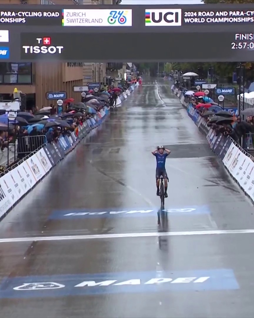 LORENZO MARK FINN: segnatevi questo nome ✍️ Il 2006 ligure vince la prova in linea maschile del mondiale Junior e riporta il successo in Italia dopo quello di Diego Ulissi nel 2007 🇮🇹🔝 #Cycling #EurosportCICLISMO #Zurich2024
