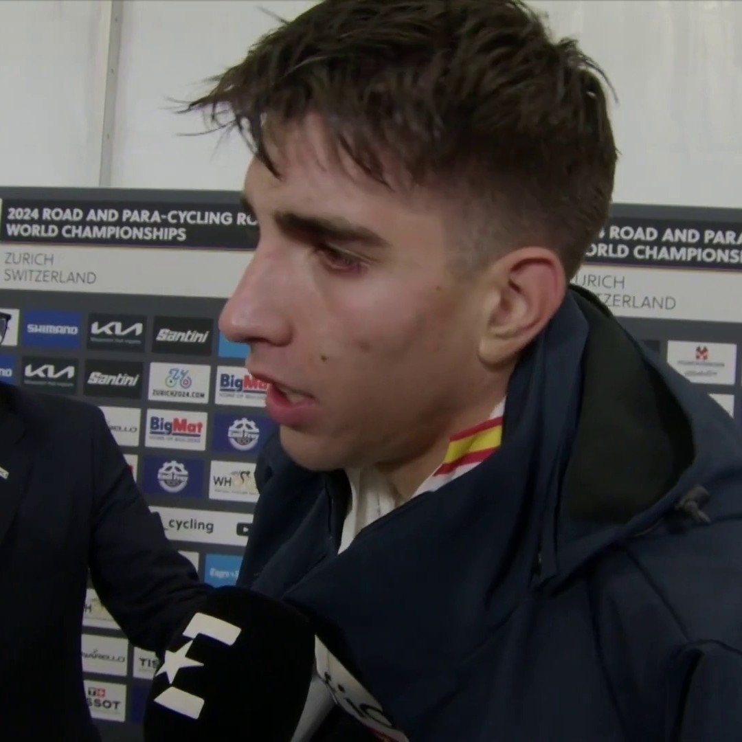 🥶 Hector Álvarez acabó tiritando y completamente exhausto en Eurosport.es tras acabar sexto y perder las opciones de medalla en los últimos kilómetros: 📌 "Nunca he sufrido tanto en mi vida". #Zurich2024 | #LaCasadelCiclismo