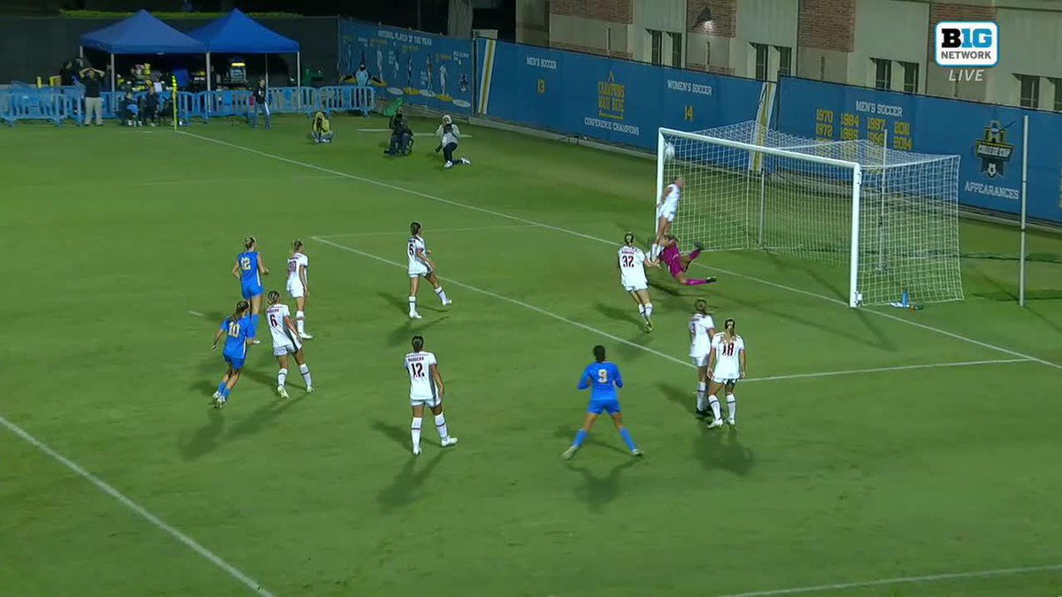 This INSANE goal line clearance from Erin Connolly was the moment of the match 🙌 #B1GWSoccer x Wisconsin Women’s Soccer