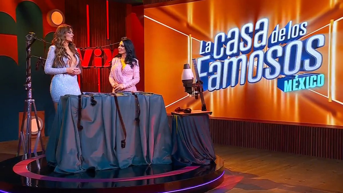 EN EXCLUSIVA tenemos para ti 'La Vida en Fotos', y en esta ocasión #PaolaDurante abre su vida y la comparte con nosotros 📸💙 #LaCasaDeLosFamososMx, GRAN FINAL este domingo a las 8:30 p.m. por #LasEstrellas y #ViX 📺📱