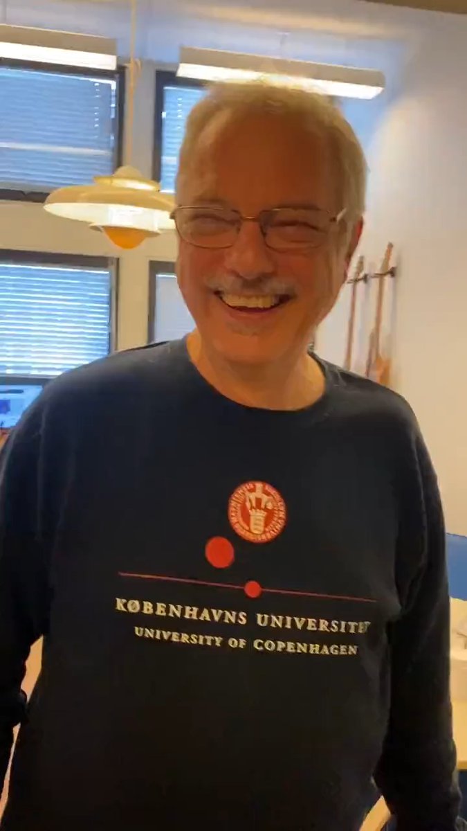 The announcement of the 2024 #NobelPrize in Chemistry is happening 9 October. After the prize was publicly announced, 2022 chemistry laureate Morten Meldal's colleagues at Københavns Uni in Denmark came to celebrate. Who will receive the 2024 prize? Video: @TheLeeLab_Chem
