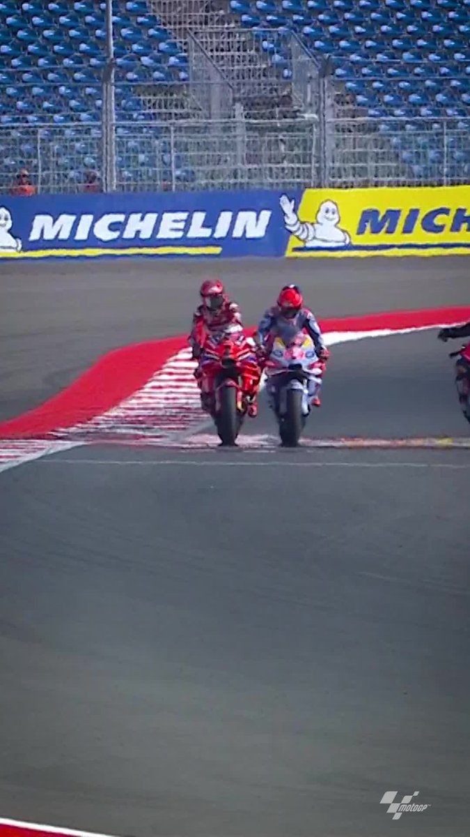 The ultimate taxi service 🚖 Out of fuel? ⛽️ Marc Márquez comes to the rescue of his future teammate Pecco Bagnaia 🤝 #IndonesianGP 🇮🇩