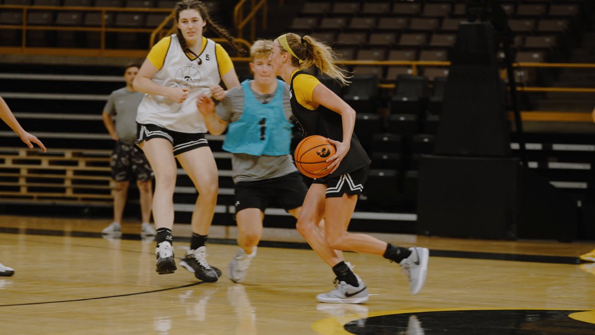 Season's Greetings 🏀 #Hawkeyes