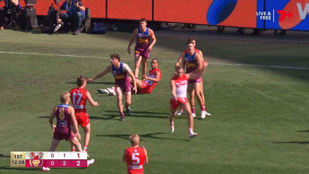 FIRST GOAL, Will Hayward! #AFLGF