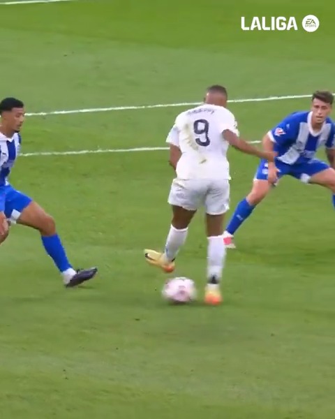 🌟 Kylian Mbappé tiene 𝐄𝐒𝐓𝐑𝐄𝐋𝐋𝐀. #RealMadridAlavés | #LALIGAEASPORTS | #LALIGAHighlights