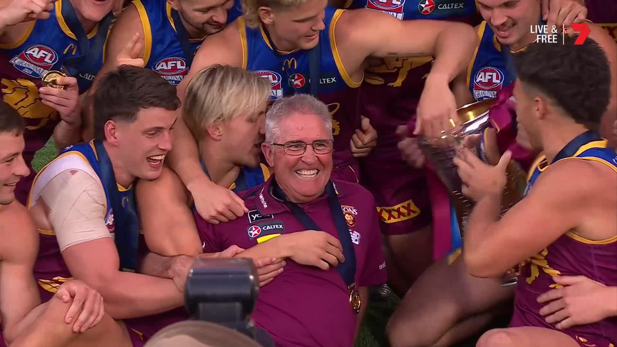 The cup has been LIFTED 🏆 #AFLGF
