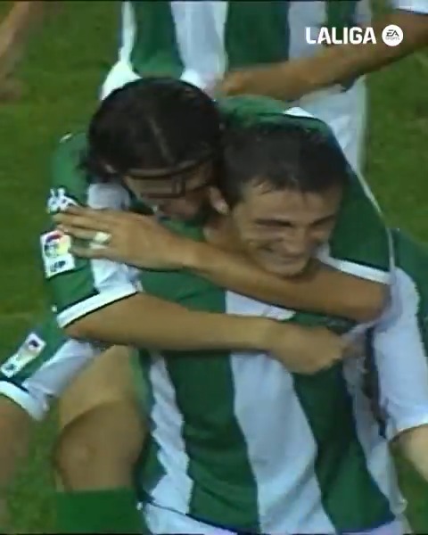 💚🎨 Un gol guardado 𝐄𝐍 𝐄𝐋 𝐌𝐔𝐒𝐄𝐎 del Real Betis Balompié 🌴💚. 🔙 #TalDíaComoHoy 2⃣0⃣0⃣2⃣ #LALIGAEASPORTS | #LALIGAHistory