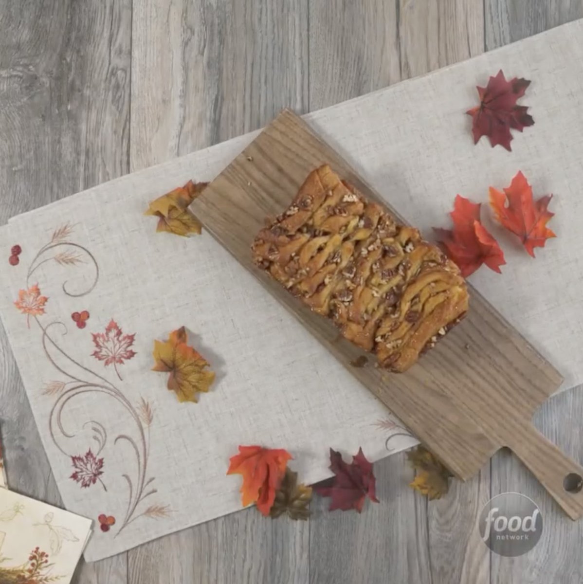 This crunchy, ooey-gooey Sticky Pecan Pull-Apart Bread is a fall favorite! 🧡🍁 Tune in to #OutrageousPumpkins tomorrow @ 10|9c, or stream on hbo max fka and @DiscoveryPlus! Get the recipe: