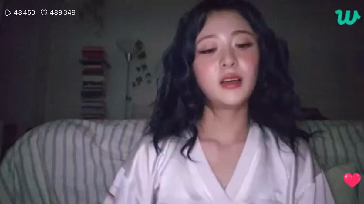 yunjin singing ‘love’ - wave to earth