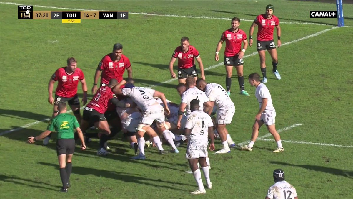 Vannes fait le spectacle à Mayol 🔥 Romaric Camou finit le superbe travail collectif des Bretons ! Rugby Club Vannes 👏 #RCTRCV