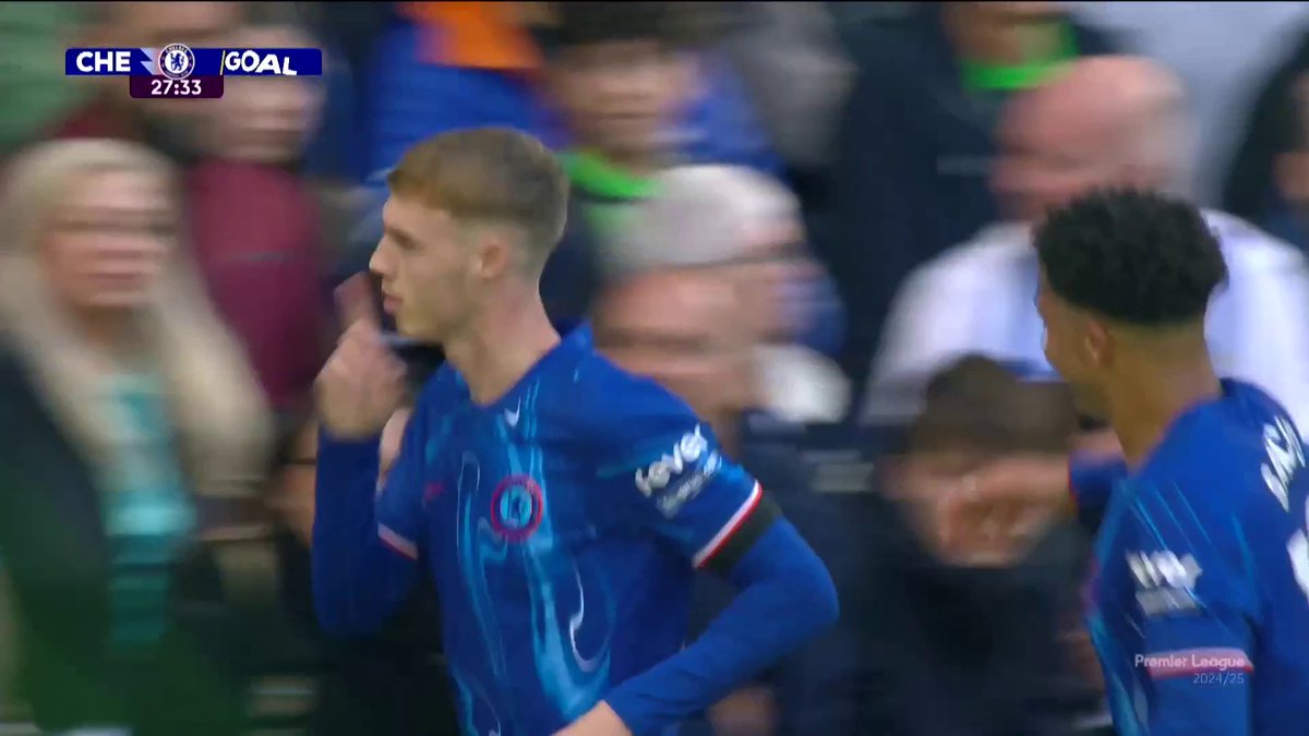 𝗣𝗥𝗘𝗦𝗦𝗨𝗥𝗘 𝗪𝗛𝗔𝗧 𝗣𝗥𝗘𝗦𝗦𝗨𝗥𝗘 ? 💙🤔 QUADRUPLÉ EN UNE MI-TEMPS POUR COLE PALMER ! 😱 Du jamais vu en Premier League. Un coup franc exceptionnel. 6 matches, 6 buts, 4 passes décisives cette saison. 🤯 🎥 CANAL+ Foot