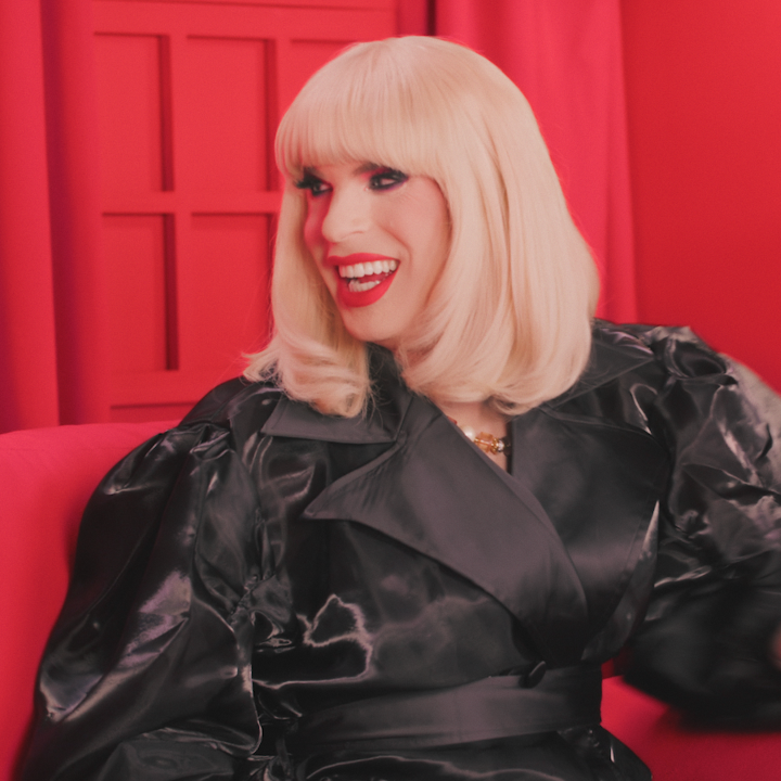 is somebody gonna match my “coch”? Trixie and Katya react to KATH & KIM in a new episode of I LIKE TO WATCH over on YouTube!