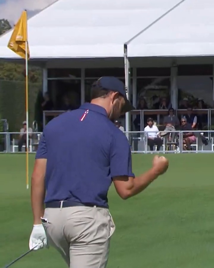 No putter needed 😮‍💨 Patrick Cantlay chips in for eagle to take a 2UP lead thru 12 Presidents Cup.