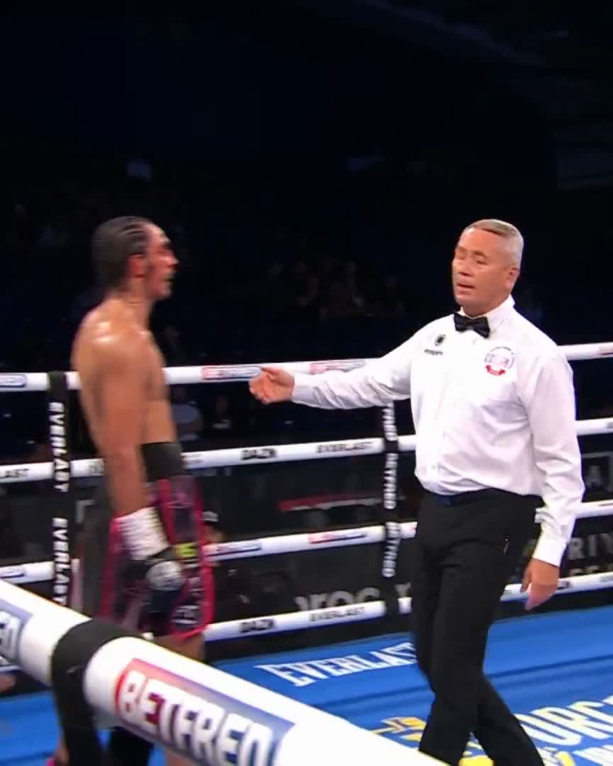 It's another clash of heads 🤦‍♂️ Ibraheemspider gets the technical decision... #BeforeTheBell #DixonHarper