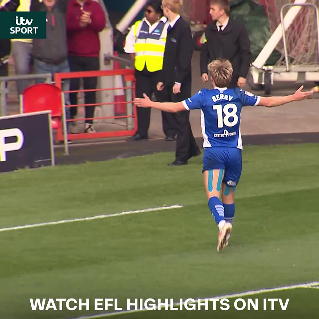 James Berry doing James Berry things ✨ #EFL | Chesterfield FC