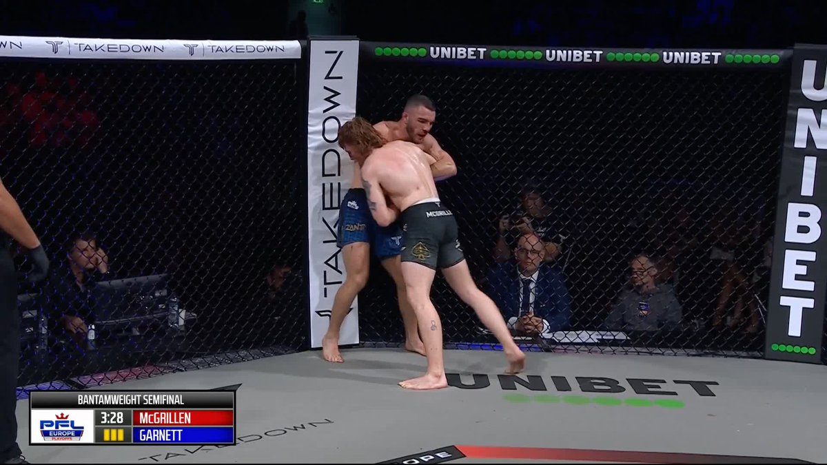 WALK OFF KO FOR THE MCGRIZZLA! 💥 Lewis McGrillen stops Dean Garnett in the third round! WHAT A FIGHT! #PFLGlasgow | LIVE NOW ON DAZN