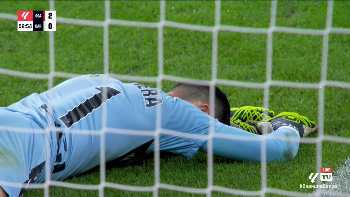 A moment to forget for Sergio Herrera 😬 Two errors in quick succession gift Pau Victor and Barcelona a goal 🔵🔴
