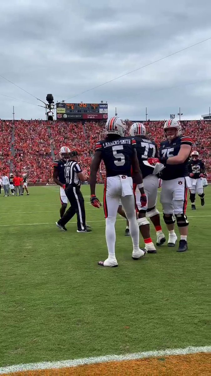Payton Thorne with a dime to KeAndre Lambert-Smith for the 31-yard Auburn TD 🎯