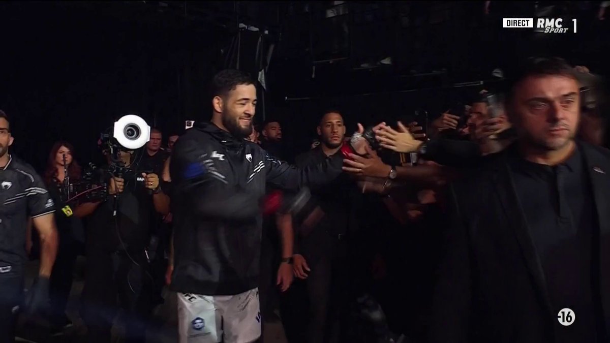 🔥🔥🔥 VIVEZ L'ENTREE DE NASSOURDINE IMAVOV POUR LE CO MAIN EVENT DE L'UFC PARIS !!
