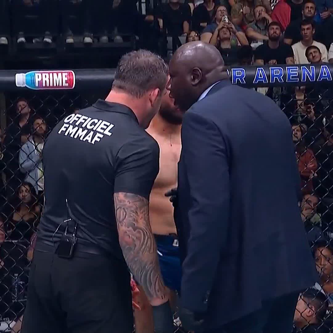 This fight has ended due to doctor's stoppage. @MoicanoUFC gets his arm raised at #UFCParis