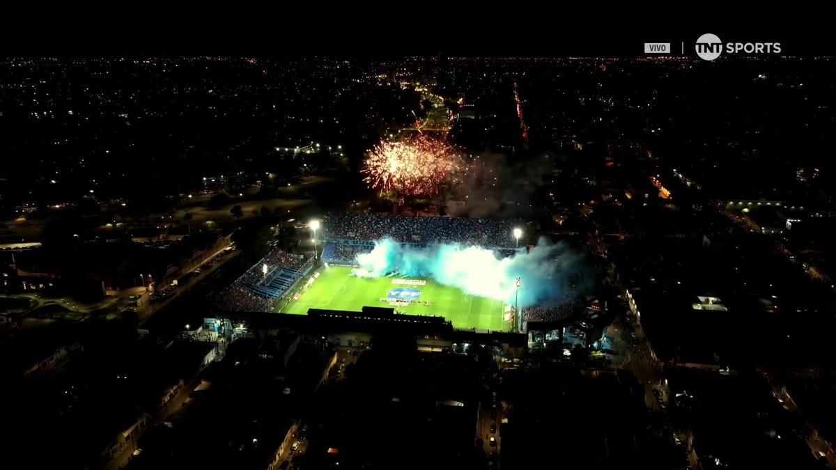 Con ustedes, el recibimiento de Belgrano 🟦🏴☠️ para el partido contra Boca.