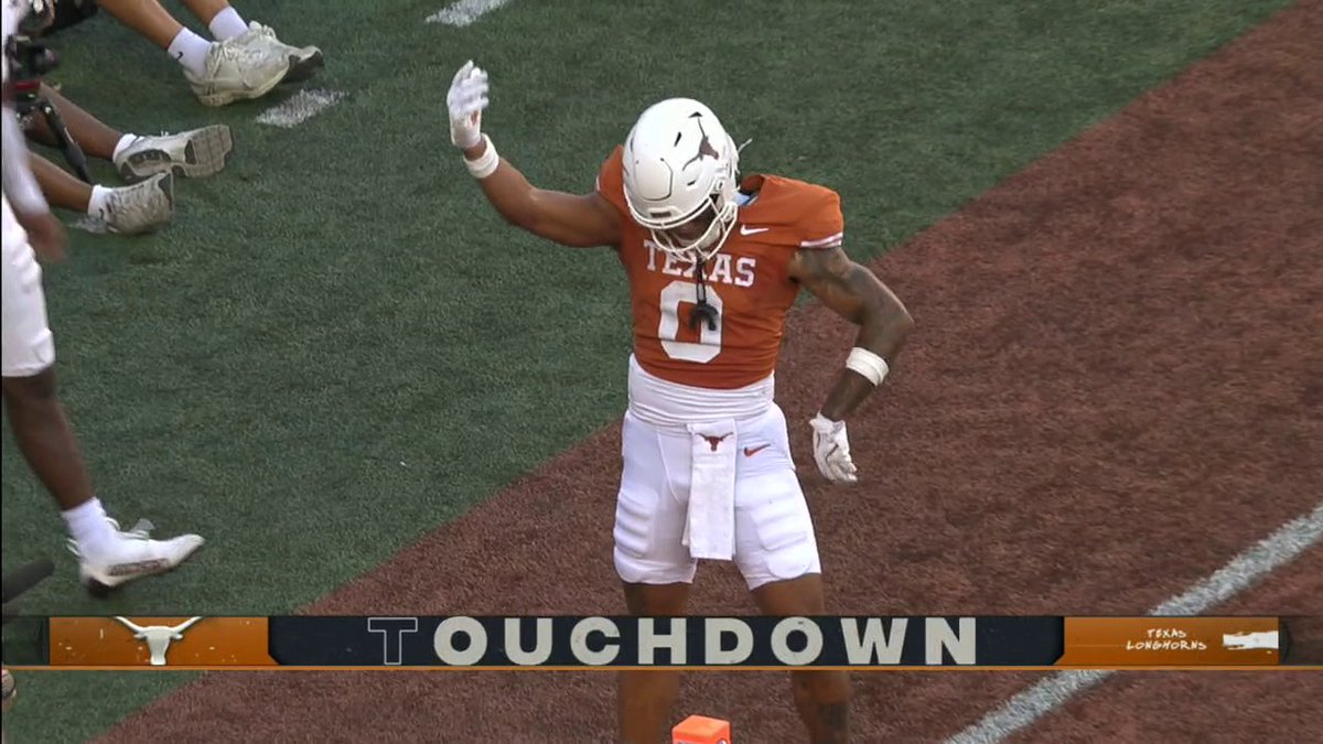 THE ARCH MANNING SHOW CONTINUES IN AUSTIN 🍿 OVER 300 PASS YARDS AND THREE TUDDIES 😤