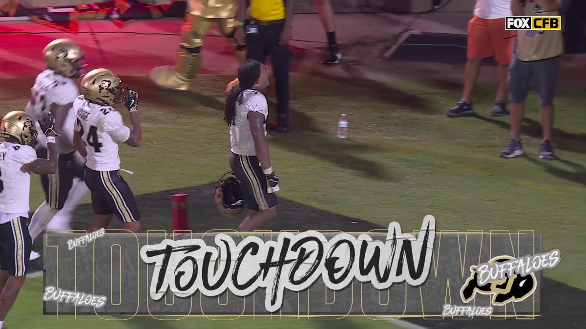 93 YARD SCOOP N SCORE 😱 Colorado Buffaloes Football is running away with it in Orlando 🦬
