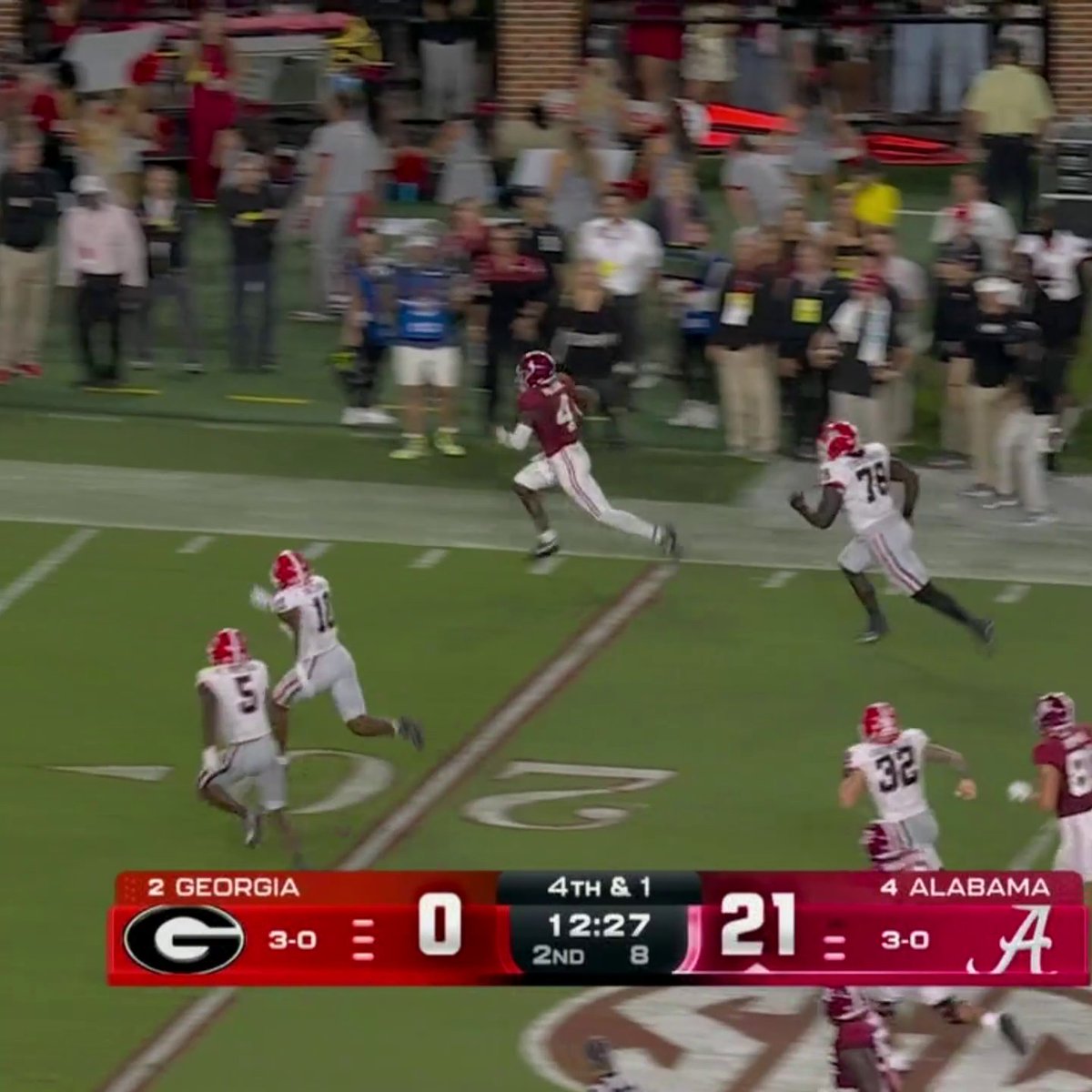 JALEN MILROE DOES IT HIMSELF FOR THE 36-YARD SCORE 😤 THE TIDE ARE ROLLING AGAINST GEORGIA 👀