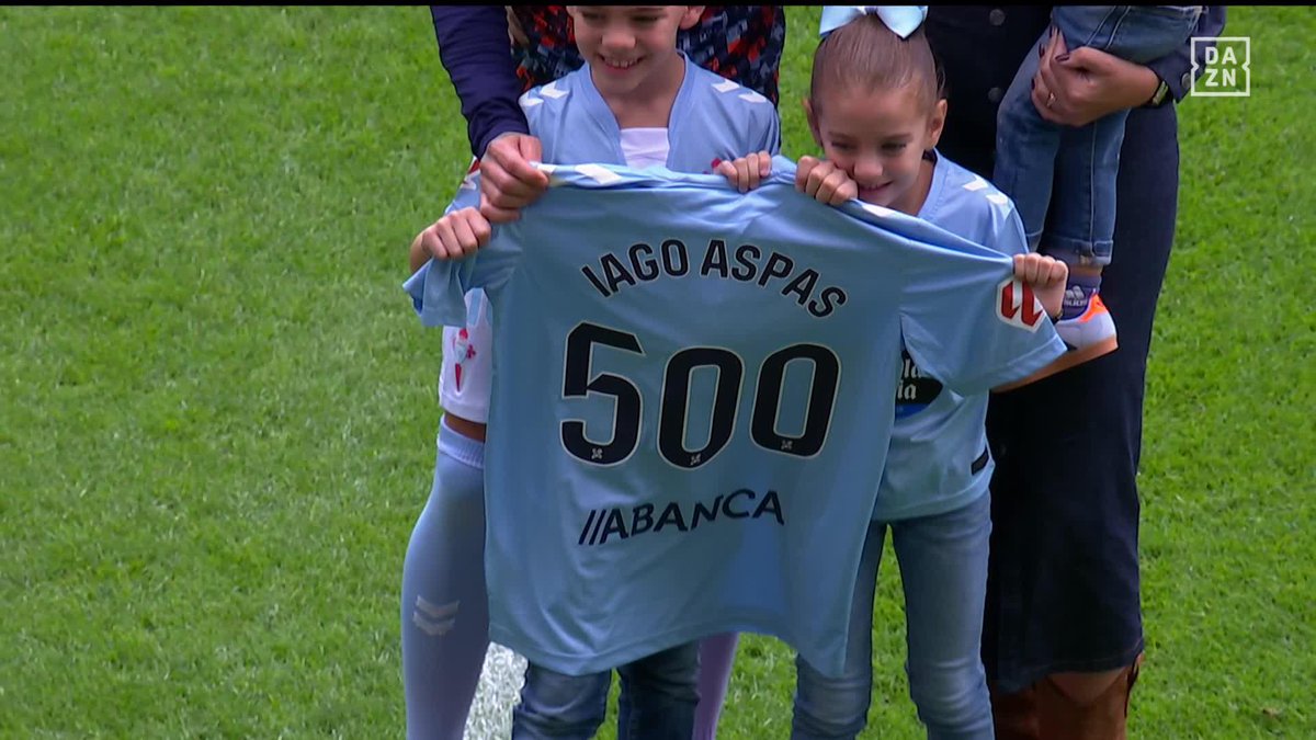 Es su equipo. Su vida. Su casa Llegó como un niño y ahora es leyenda Es el Príncipe de las Bateas 👑 El homenaje del Celta a Iago Aspas Juncal tras cumplir 5️⃣0️⃣0️⃣ partidos 🩵 #LALIGAenDAZN ⚽