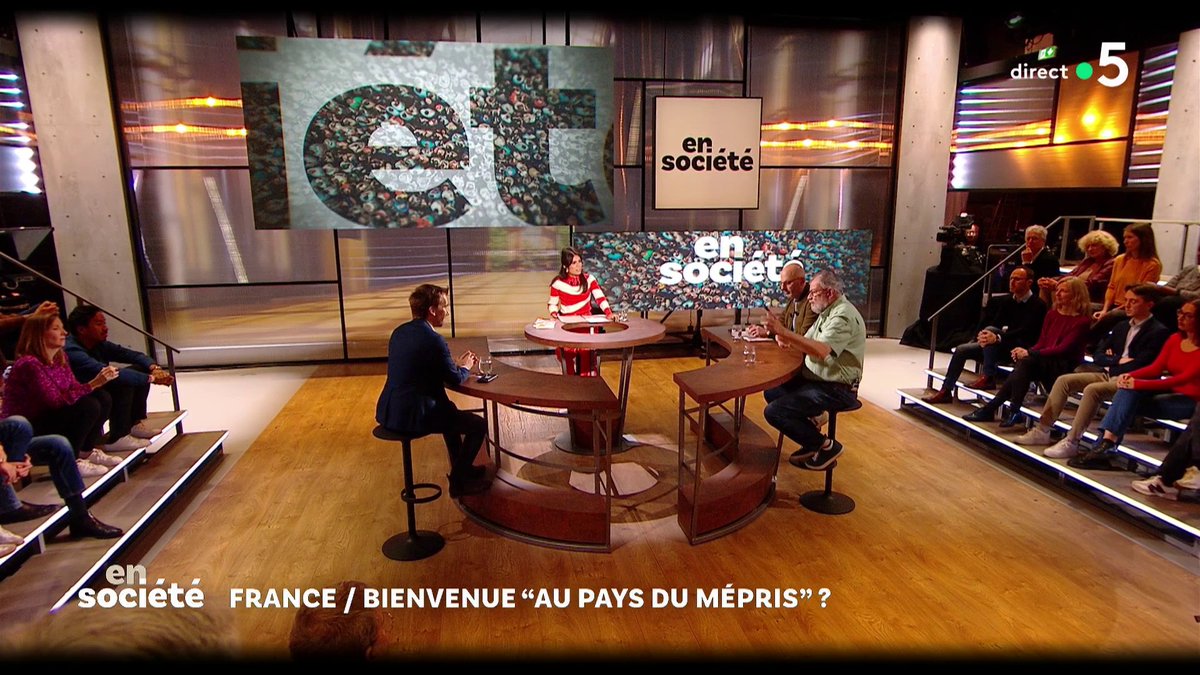 💬 «La culture française est une culture fondée sur le mépris. Au pouvoir, ils méprisent les autres et on se méprise les uns les autres. Je suis un privilégié car j'ai pu partir.» Martin Winckler, médecin et écrivain dans #Ensociété ➡️La suite :