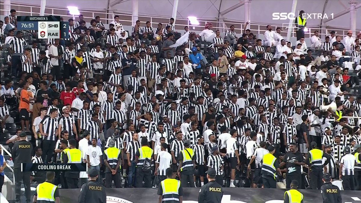 الجماهير الشبابية سعيدة بتقدم فريقها ⚫️ #دوري_روشن_السعودي #الشباب_الرائد | #SSC