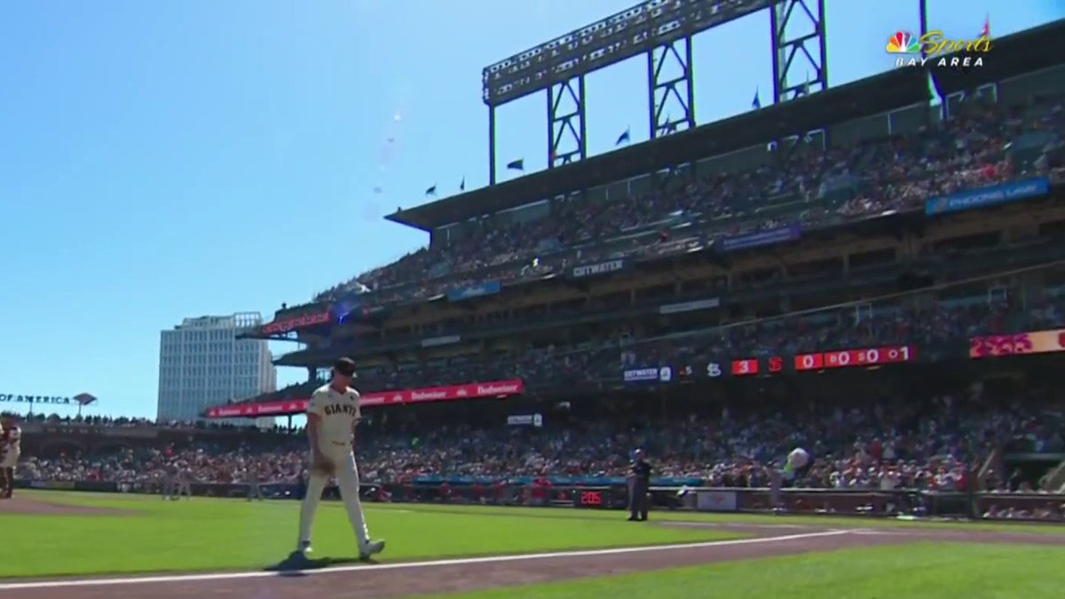 Oracle gives Hayden Birdsong a standing ovation after the rookie's 11-strikeout day 👏