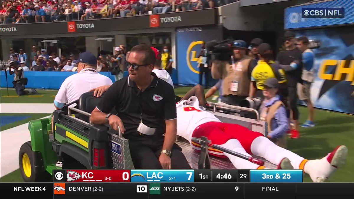 HEARTBREAKING: #Chiefs star WR Rashee Rice appears to be inconsolable as he is being carted off the field. 🙏 It appears to be serious for Rice.