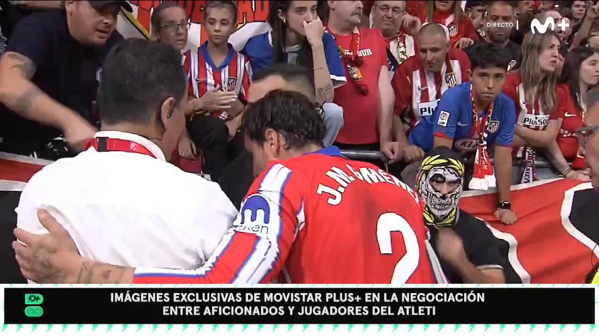 Las imágenes de la conversación entre aficionados y jugadores del Atlético de Madrid. #DeportePlus