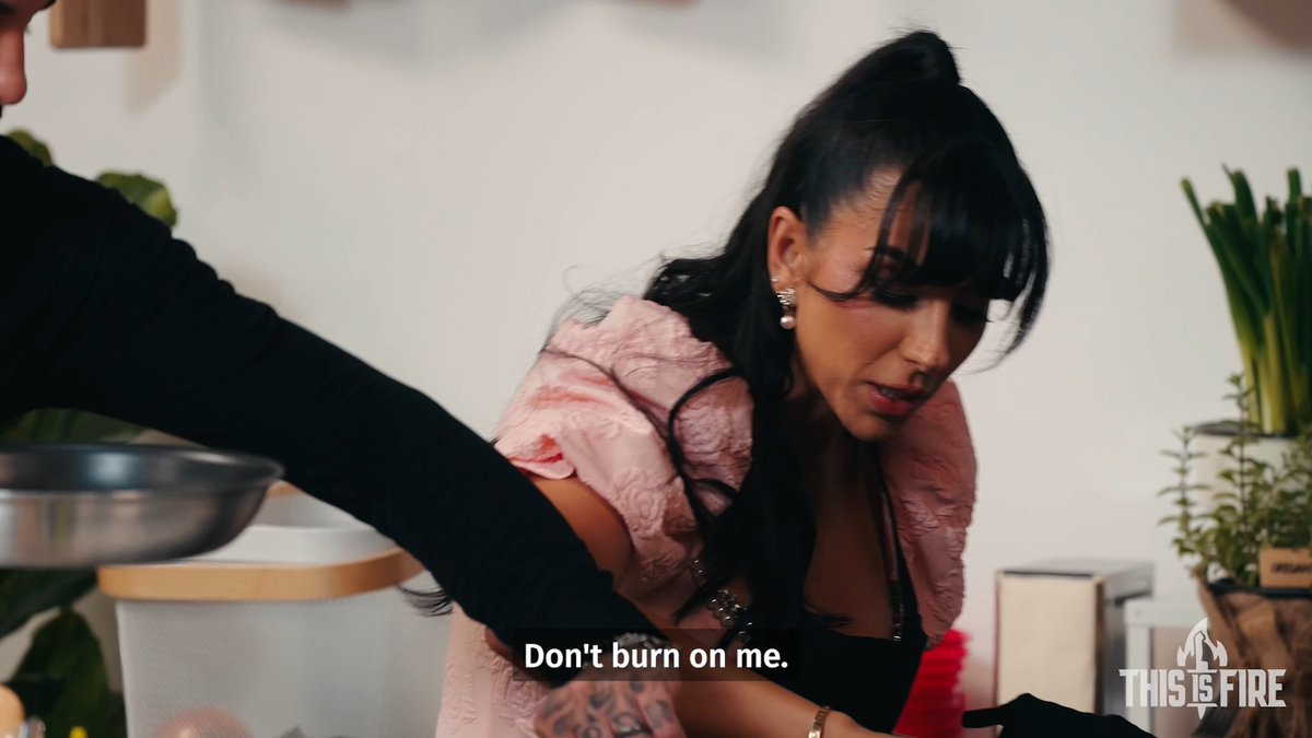 .@LenaThePlug vs. Dani Daniels 👑🥪 Who will be crowned queen of the grilled cheese? 📺 Find out on #ThisIsFire: