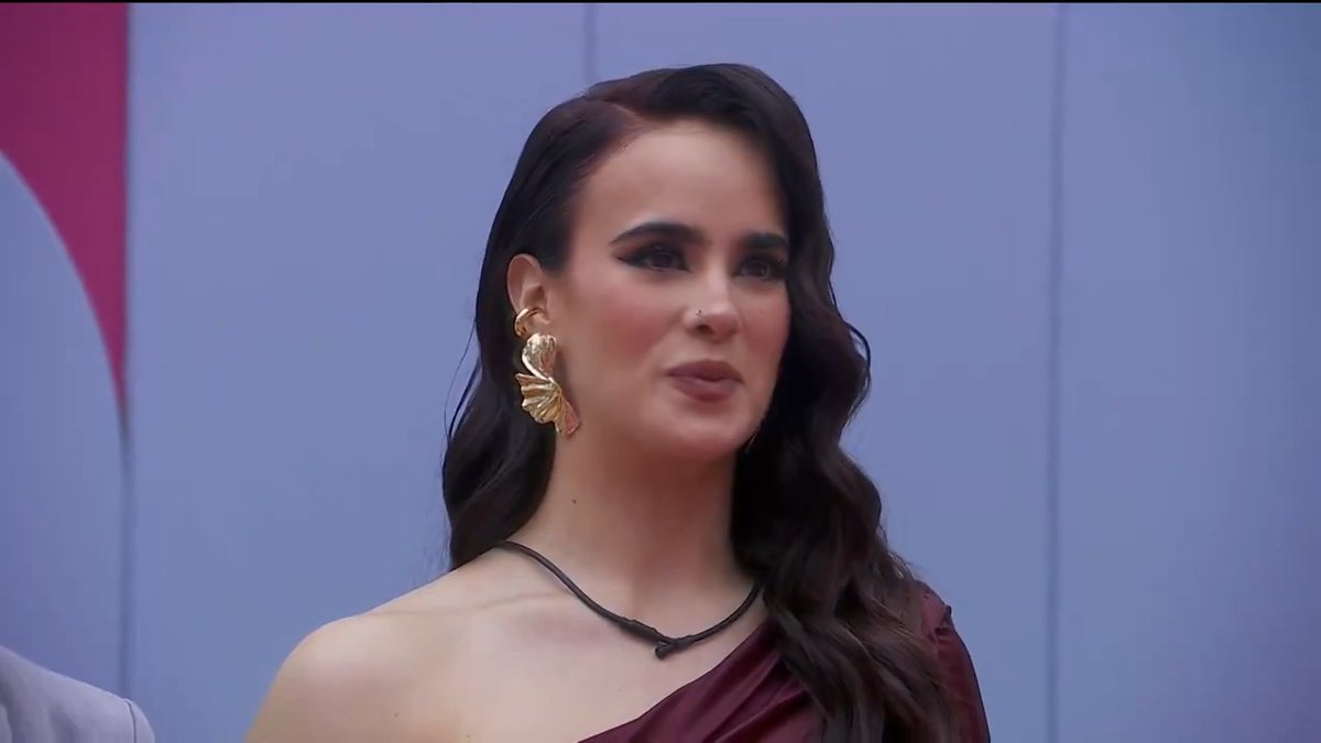 El TERCER LUGAR de la Segunda Temporada de #LaCasaDeLosFamososMx es... ¡#GalaMontes, Enhorabuena! 🥳👏 Acompáñanos en la GRAN FINAL de #LaCasaDeLosFamososMx, por #LasEstrellas y #ViX📺📱