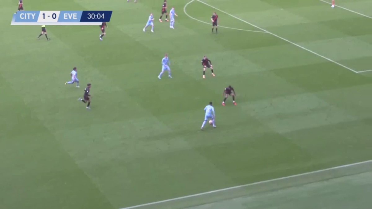 There will be Cole Palmer content in Monday Night SCOUTED this evening. Until then, enjoy this throwback: an Özil-like bounce pass assist to Rico Lewis for Manchester City Academy.