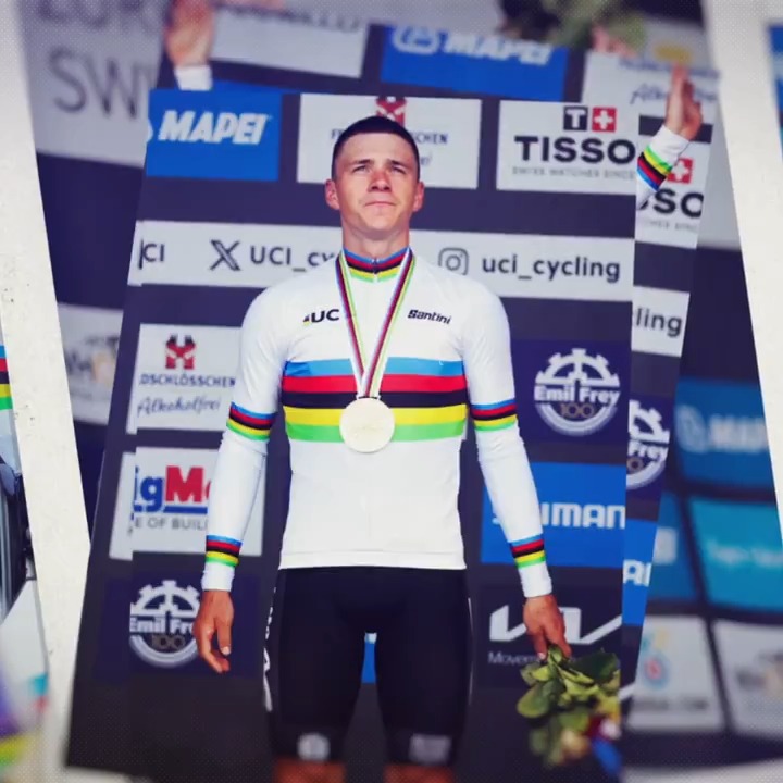 Celebrating our new UCI World Champions 🌈 The rainbow stripes are yours for the year to come! Santini Cycling | #Zurich2024