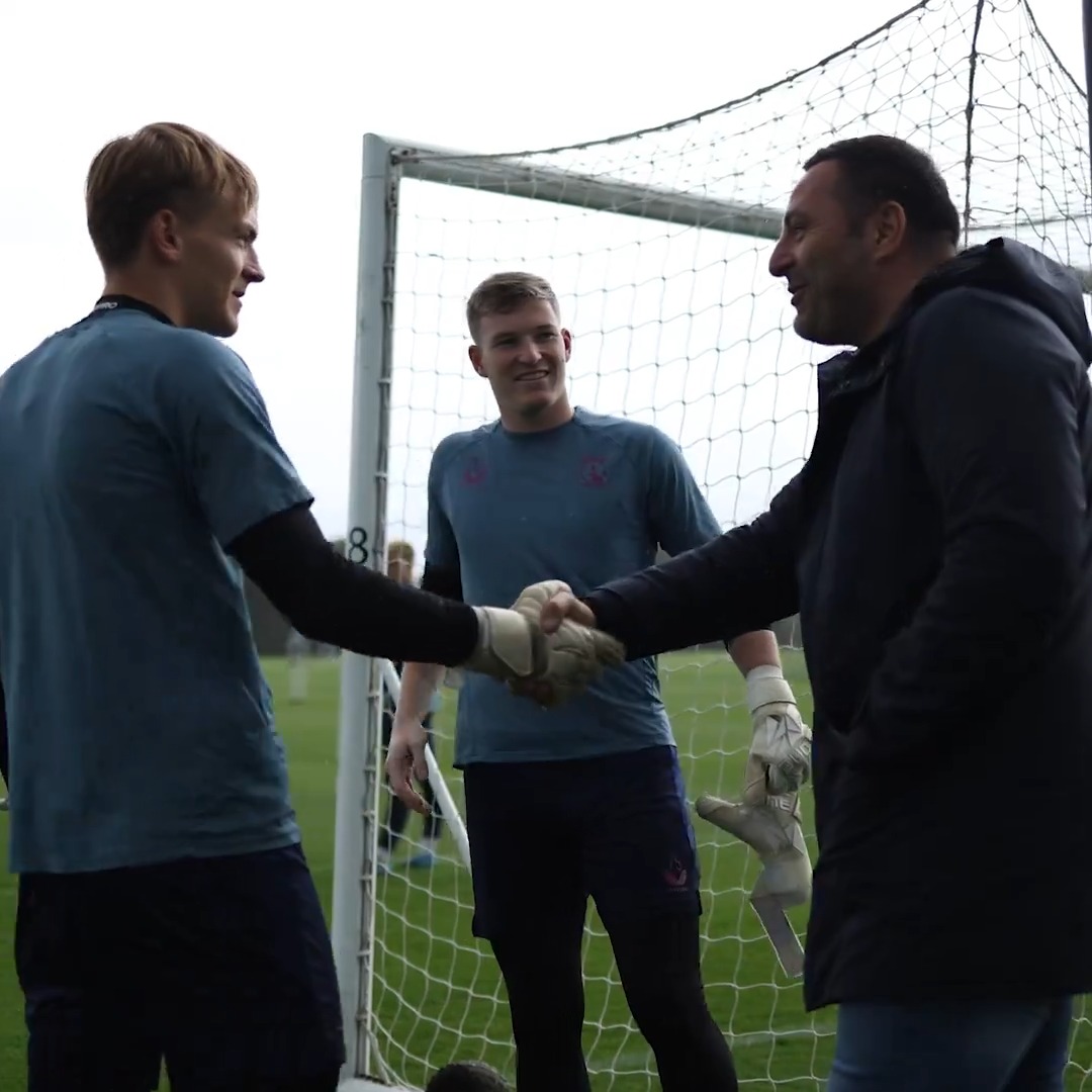 Our Wembley hero ๐คฉ So good to see Sasa Ilic back at Sparrows Lane โค๏ธ #cafc | Charlton Athletic Ex-Players' Association