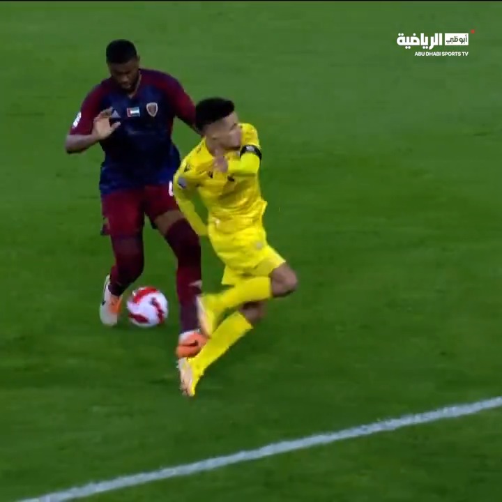 🎥مهارات لاعب #الوصل الاماراتي #علي_صالح المُلقب بـ "القولدن بوي"😳