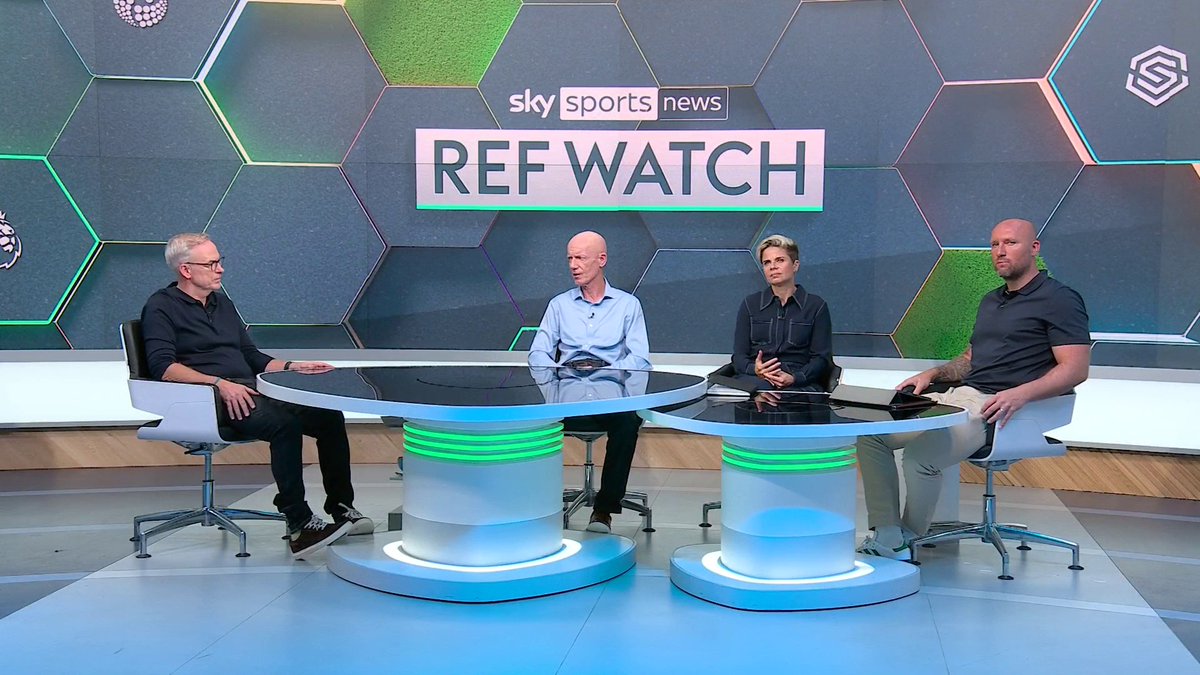 🟨 Triantis only deserved a yellow ✋ "He's blocked a shot at goal..." Dermot Gallagher says the referee was correct not to send Nectarios Triantis off vs Rangers and he was also right to award Hibs a penalty for John Souttar's handball 🔽