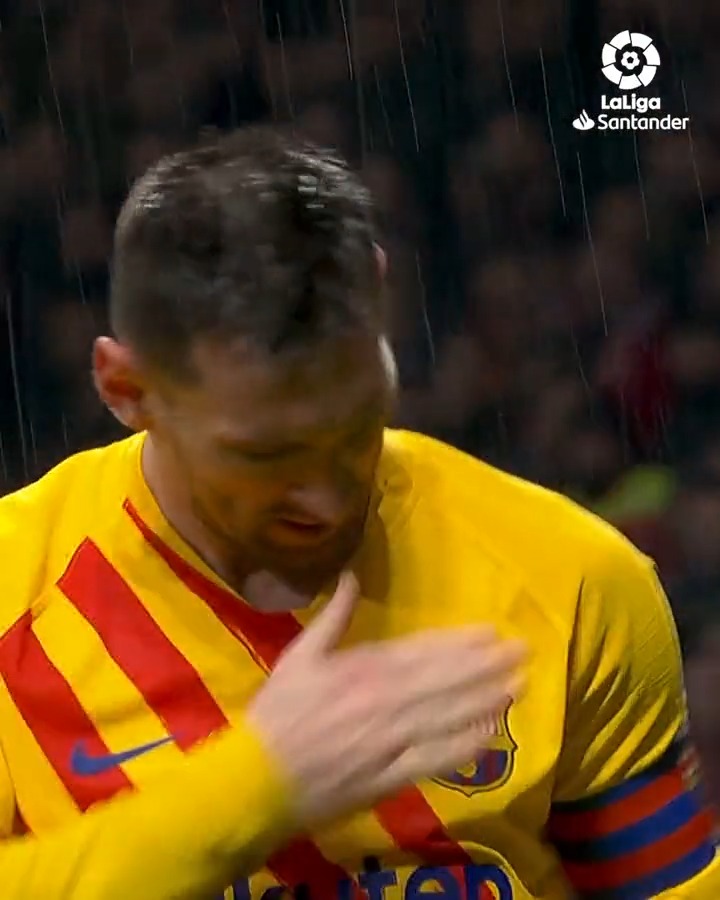 People don’t realize how hard it was to beat peak Oblak from that distance. But Messi somehow fooled him. 🎥 Via LALIGA English