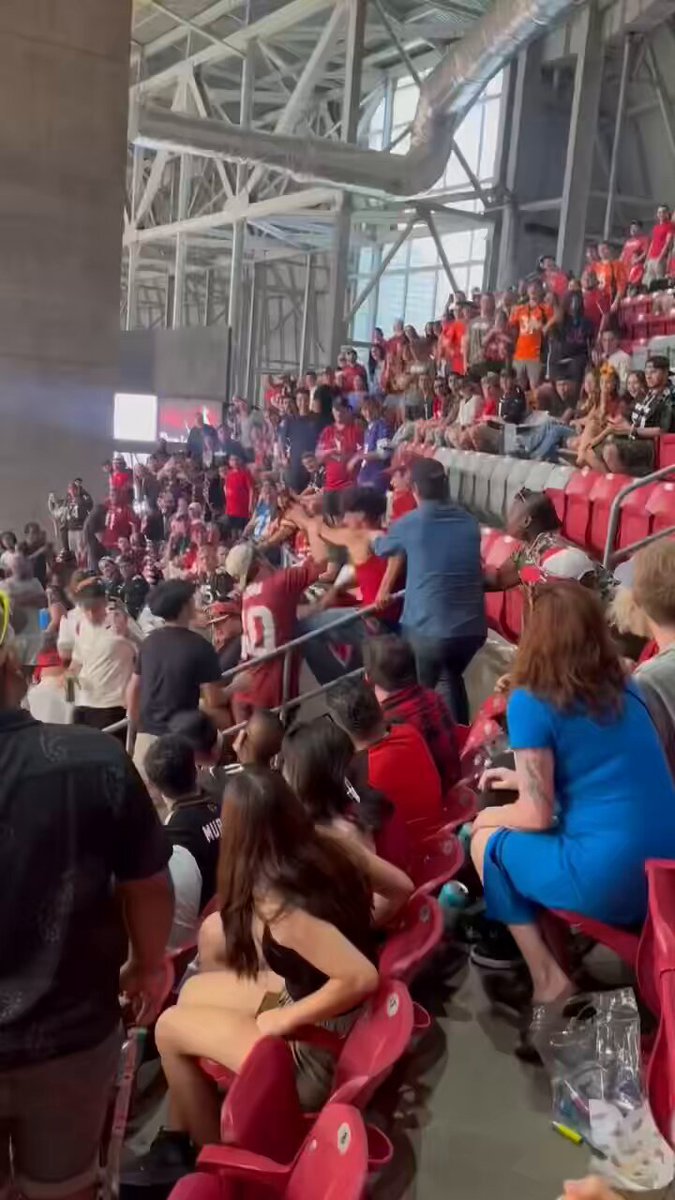 🚨🚨WARNING: WILD FIGHT🚨🚨 A major fight broke out at the #Cardinals game, A GROUP OF 5 FANS STARTED PUNCHING &amp; PUMMELING THE HEAD OF THIS ONE PERSON, fans in attendance told @_MLFootball 1 guy was mashed by 5 people &amp; he was allegedly seriously injured