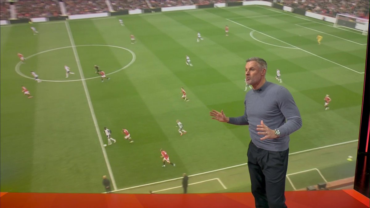 Lots of problems structurally for #ManUnited but the positional sense of De Ligt causes them even more! #MNF